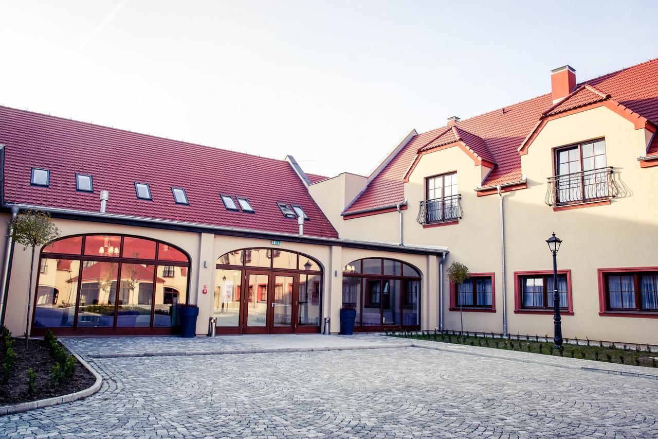 Отель Hotel Pałac Krotoszyce Легница-7